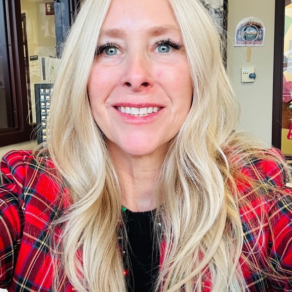 Meet your Posher, Jill - Picture 2 of 5